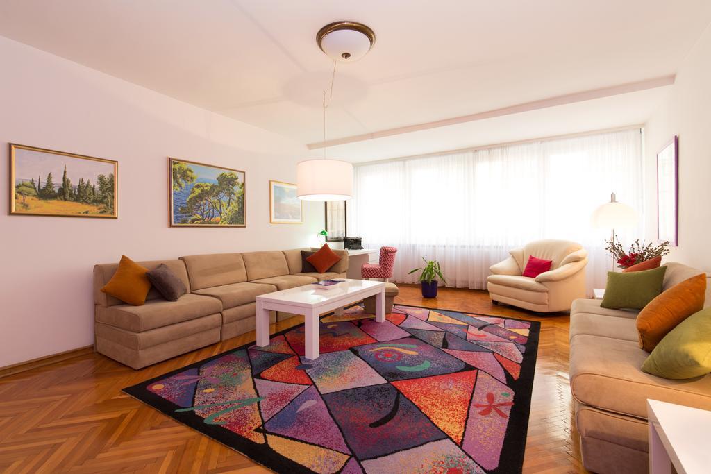 Apartment Gloria ซาราเยโว ภายนอก รูปภาพ